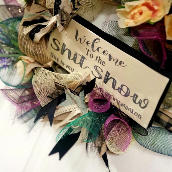 Funny front door Wreath - Picture 10 of 16